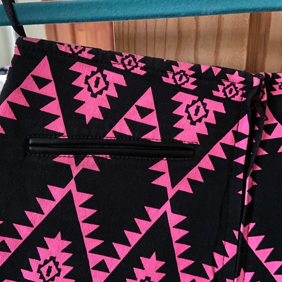 Motel Rocks Shorts - Picture 4 of 4